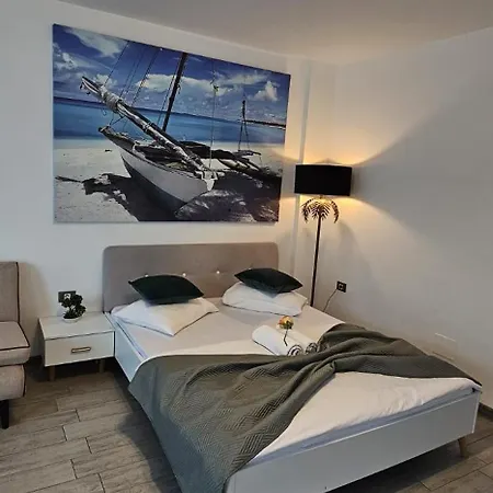 Azizi Pool & Langa Plaja Appartamento